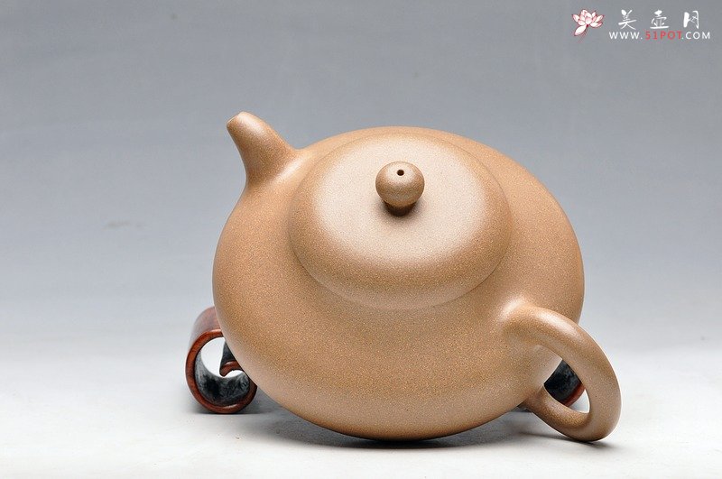 紫砂壶图片：工正 明针优秀 刹凹 霸气的全手三足乳鼎 - 宜兴紫砂壶网