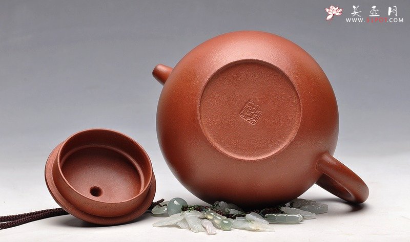 紫砂壶图片：型老，料老，款老之非老壶的味道 全手高莲子 - 宜兴紫砂壶网