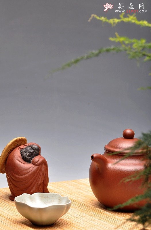 紫砂壶图片：型老，料老，款老之非老壶的味道 全手高莲子 - 宜兴紫砂壶网