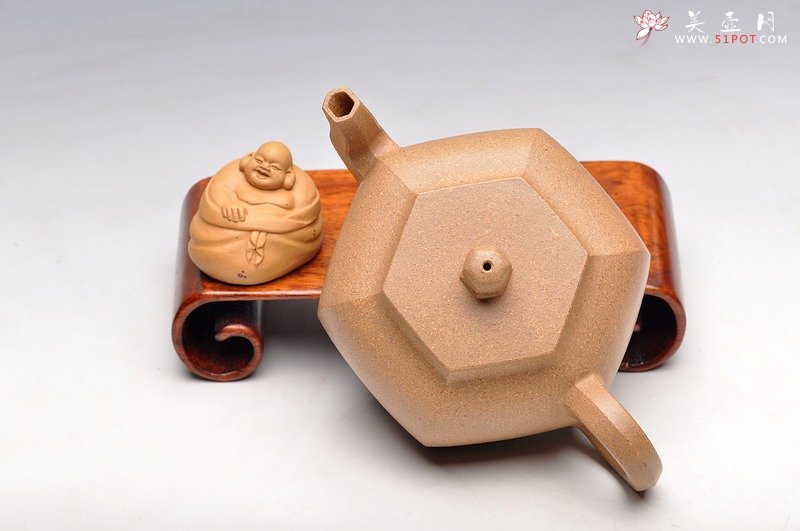 紫砂壶图片：飘逸灵动 线面挺快 全手精品之逸公六方 - 宜兴紫砂壶网