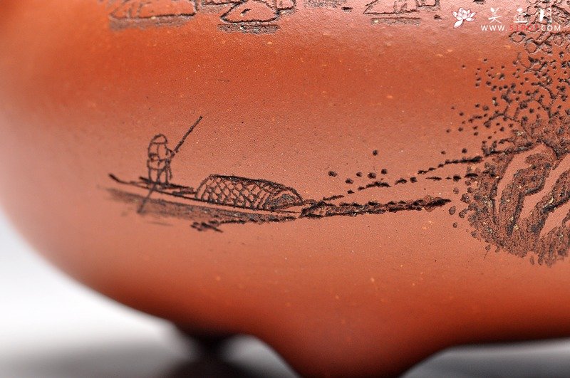 紫砂壶图片：优质红皮龙 出水如柱 李氏山水 三足如意 - 宜兴紫砂壶网