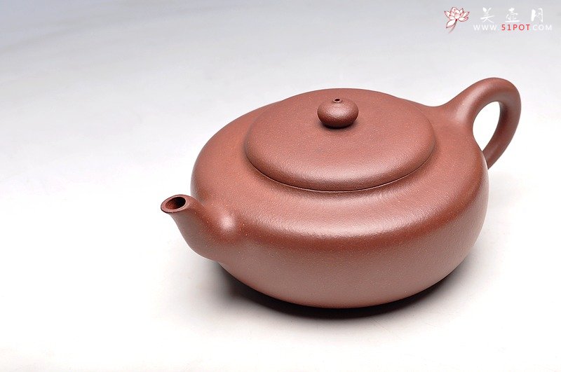 紫砂壶图片：单片折肩 一捺底  静心之品 敦厚拙然  全手清韵   - 宜兴紫砂壶网