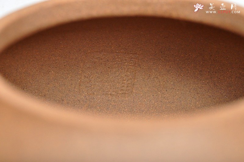 紫砂壶图片：工正 明针优秀 刹凹 霸气的全手三足乳鼎 - 宜兴紫砂壶网