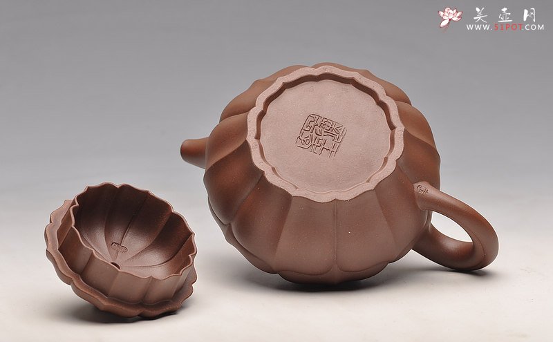 紫砂壶图片：美感十足 稳重 线条明晰 筋囊风采 高合菱 - 宜兴紫砂壶网