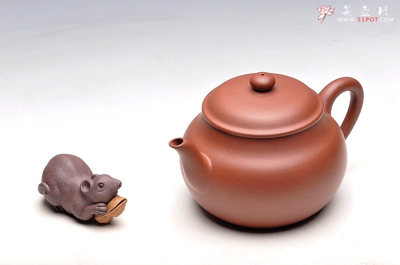 紫砂壶图片：尹君峰新品全手鸣远梨式  风姿绰约 优质地槽青 - 宜兴紫砂壶网