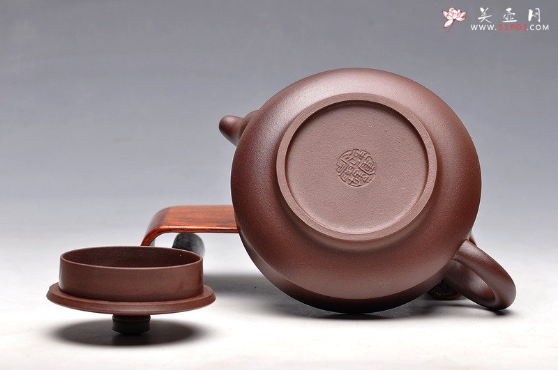 紫砂壶图片：舒服耐品 线条优美 实用佳品 老紫泥 汉鼓壶 - 宜兴紫砂壶网