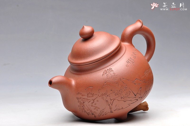 紫砂壶图片：巍峨大气 三足之势 三足鼎 人物细腻传神 送礼自藏佳品 - 宜兴紫砂壶网