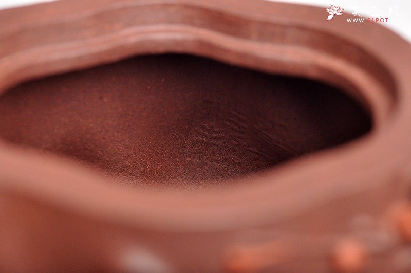 紫砂壶图片：实用精品小花货 立体梅花惊艳 全手小喜上眉梢  - 宜兴紫砂壶网