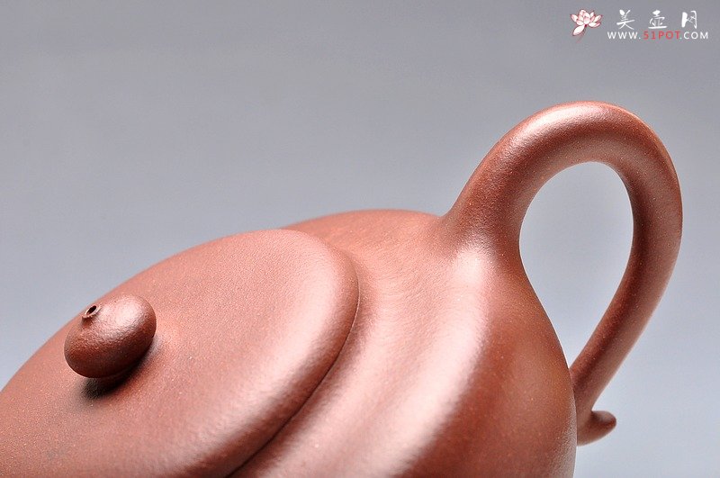 紫砂壶图片：单片折肩 一捺底  静心之品 敦厚拙然  全手清韵   - 宜兴紫砂壶网