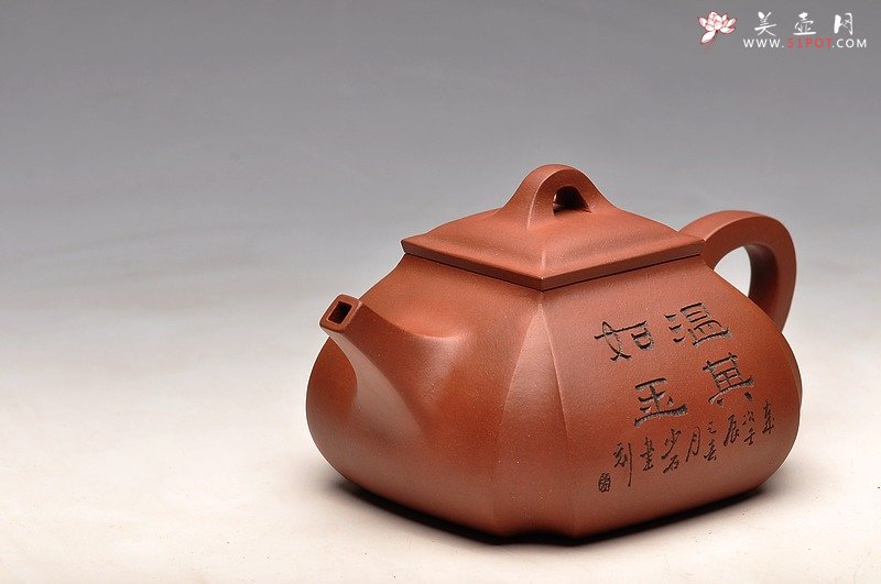 紫砂壶图片：线面挺快 张听刚老师装饰 四方抽角 - 宜兴紫砂壶网