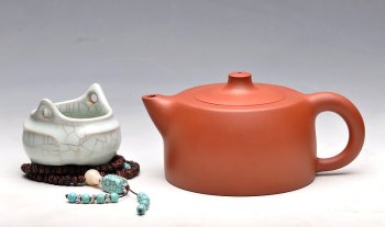 紫砂壶图片：非常有特色的 全手嵌盖天际 敦厚可人 - 宜兴紫砂壶网