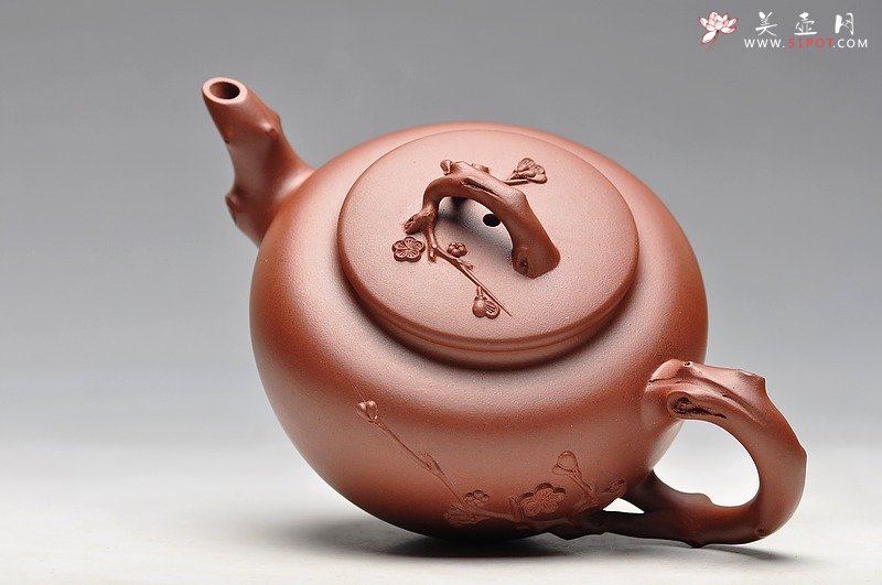 紫砂壶图片：清雅淡香 红皮龙 全手咏梅套组  - 宜兴紫砂壶网