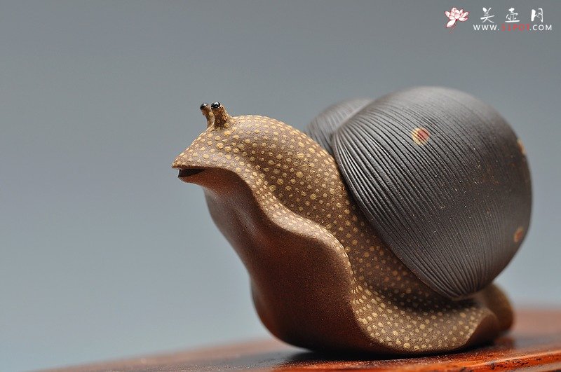 紫砂壶图片：做工精细  精品蜗牛茶宠 - 宜兴紫砂壶网
