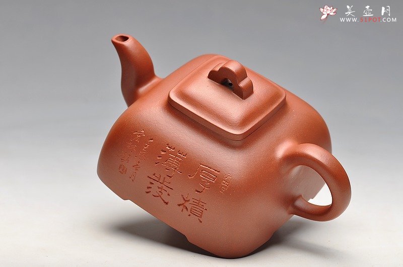 紫砂壶图片：强强联合 国工师陈宏林装饰  全手经典孤菱 珍藏精品 - 宜兴紫砂壶网