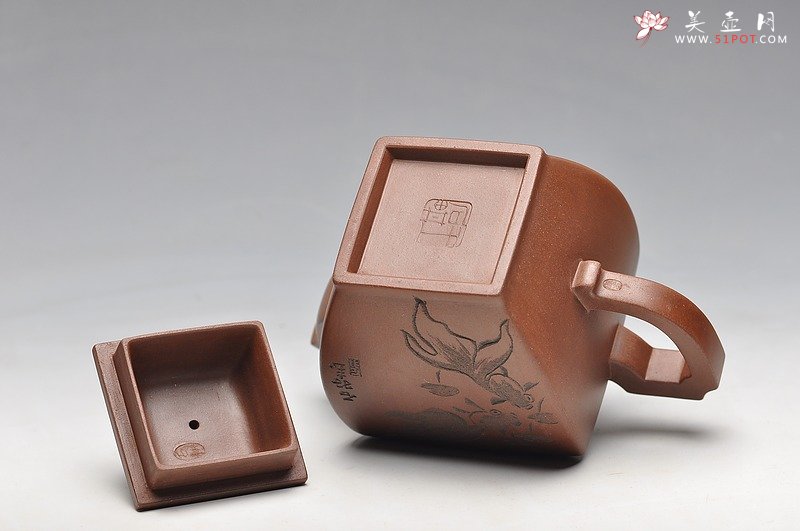紫砂壶图片：四方壶 沈汉生刻绘 只供欣赏 - 宜兴紫砂壶网