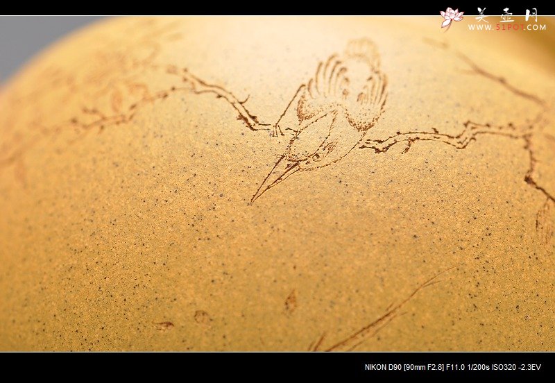 紫砂壶图片：线条流畅 挺拔优雅 全手迎春 国助和石装饰 - 宜兴紫砂壶网