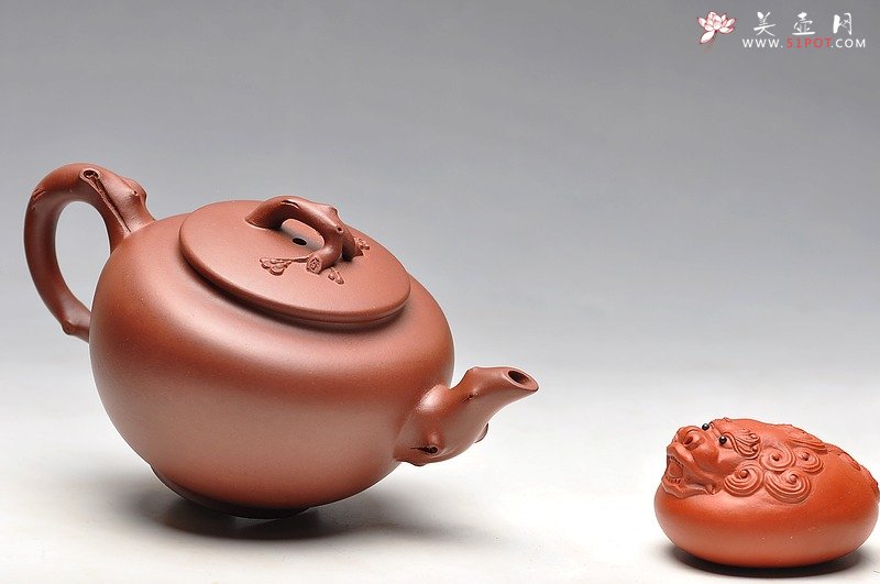 紫砂壶图片：清雅淡香 红皮龙 全手咏梅套组  - 宜兴紫砂壶网