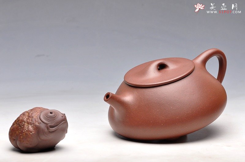 紫砂壶图片：饱满厚重 气质雅然 优质地槽青  全手工大满瓢 - 宜兴紫砂壶网