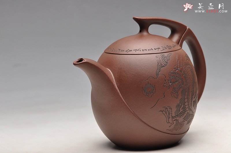 紫砂壶图片：造型新颖 李彦雄老师精心装饰 龙吟九霄 - 宜兴紫砂壶网