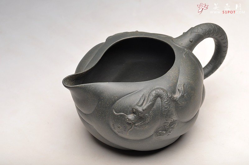 紫砂壶图片： 鱼化龙公道杯 仅1件 已出 - 宜兴紫砂壶网