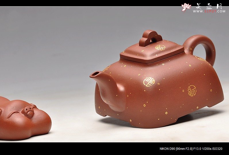 紫砂壶图片：相得益彰 实力之作 描金 满福 全手孤菱 送礼自藏 - 宜兴紫砂壶网