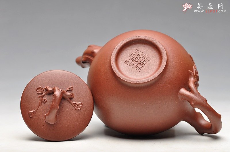 紫砂壶图片：清雅淡香 红皮龙 全手咏梅套组  - 宜兴紫砂壶网