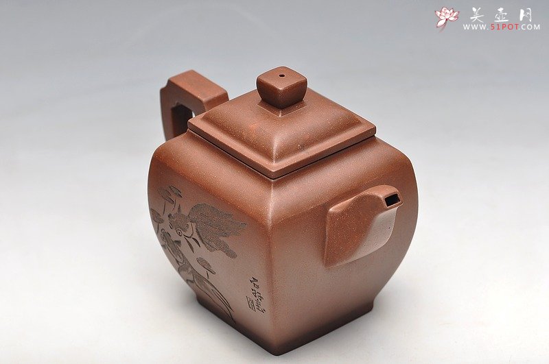 紫砂壶图片：四方壶 沈汉生刻绘 只供欣赏 - 宜兴紫砂壶网