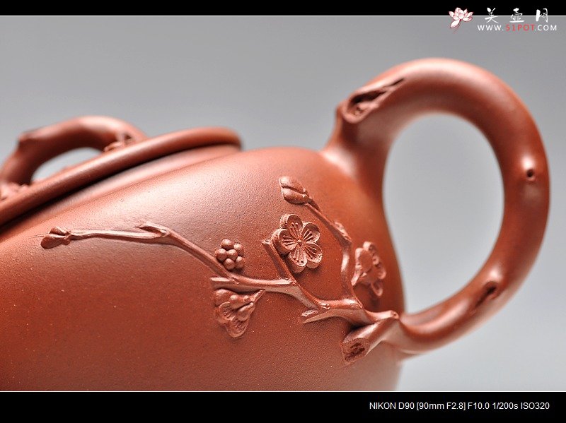 紫砂壶图片：清雅淡香 红皮龙 全手咏梅套组  - 宜兴紫砂壶网