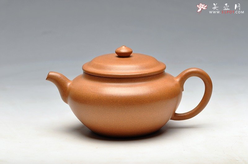 紫砂壶图片：线条流畅 优美 精品老段泥 全手儒行 - 宜兴紫砂壶网