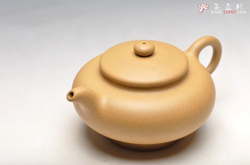 紫砂壶图片：漂亮的本山段泥 端庄秀丽  全手古韵  - 宜兴紫砂壶网