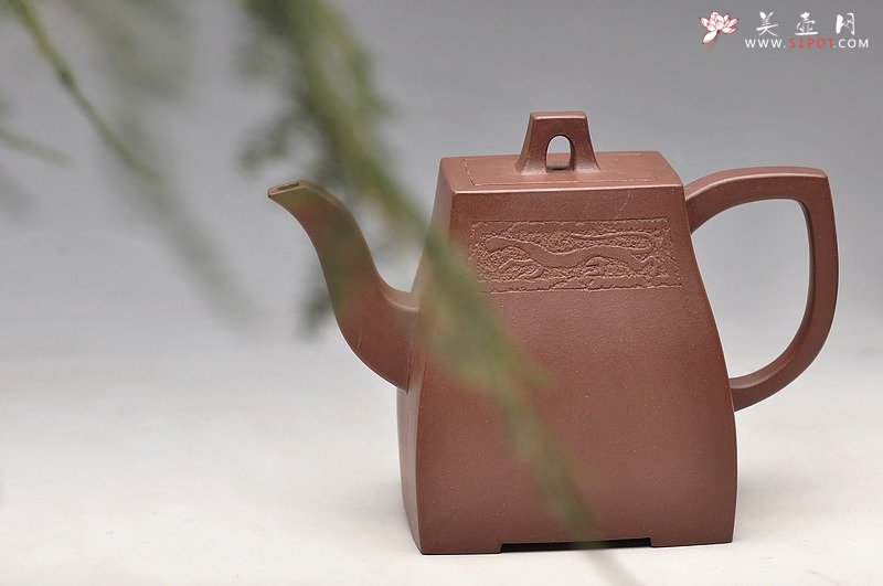 紫砂壶图片：精品 浑厚飘逸 气度非凡 全手工方中云壶一对 - 宜兴紫砂壶网