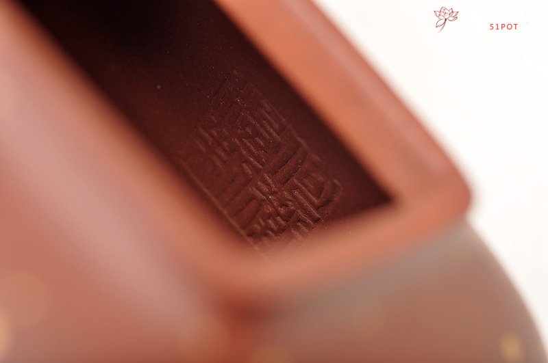 紫砂壶图片：相得益彰 实力之作 描金 满福 全手孤菱 送礼自藏 - 宜兴紫砂壶网