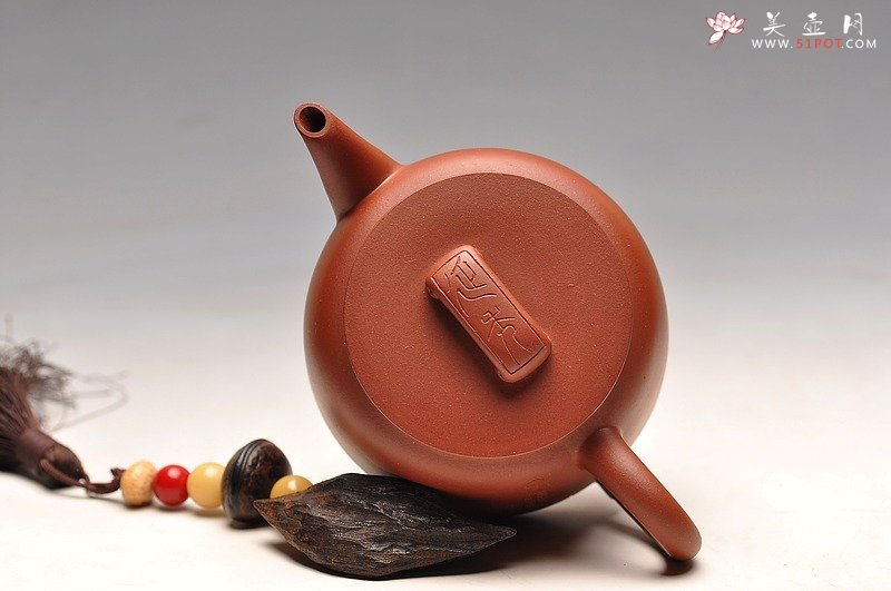 紫砂壶图片：曲峰新作 原创 俊雅挺拔 如意 秦汉遗韵 钱伟刚装饰 - 宜兴紫砂壶网