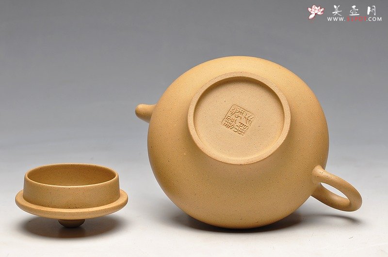 紫砂壶图片：漂亮的本山段泥 端庄秀丽  全手古韵  - 宜兴紫砂壶网