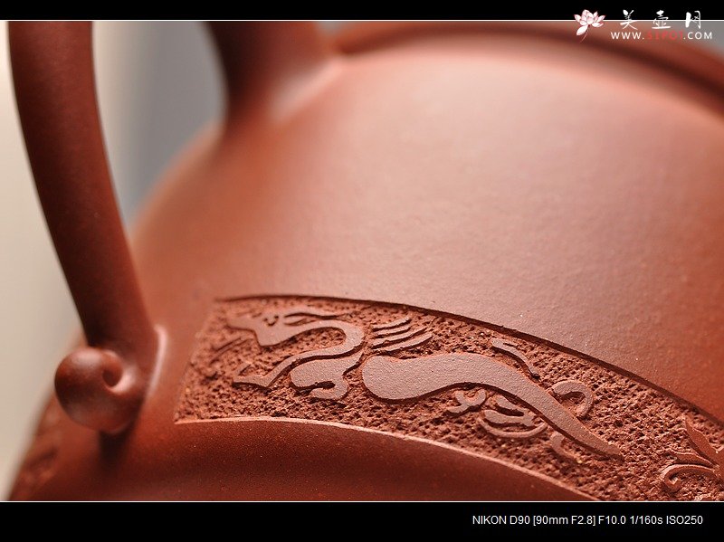 紫砂壶图片：曲峰新作 原创 俊雅挺拔 如意 秦汉遗韵 钱伟刚装饰 - 宜兴紫砂壶网