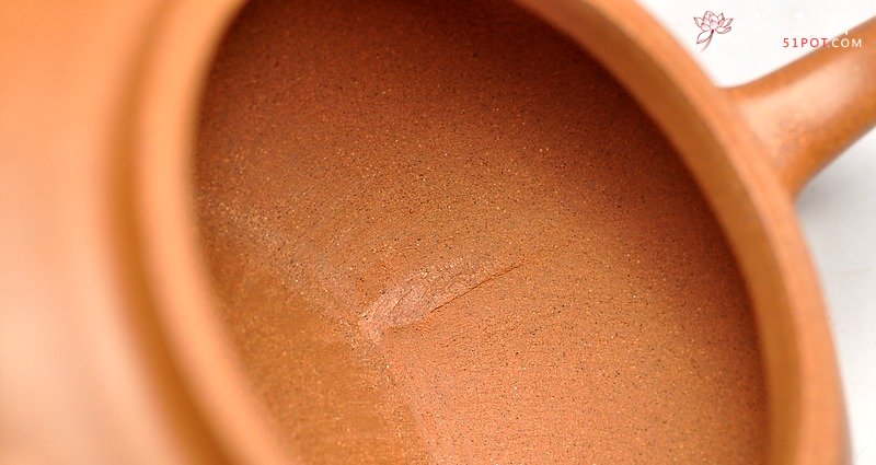 紫砂壶图片：线条流畅 优美 精品老段泥 全手儒行 - 宜兴紫砂壶网