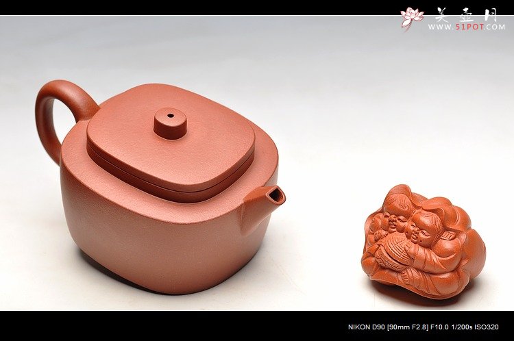 紫砂壶图片：亦圆亦方 平盖腰圆  质朴无华 老青水泥 - 宜兴紫砂壶网