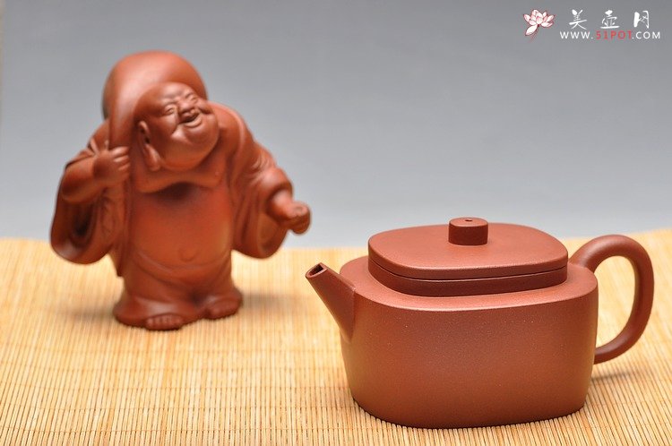 紫砂壶图片：亦圆亦方 平盖腰圆  质朴无华 老青水泥 - 宜兴紫砂壶网