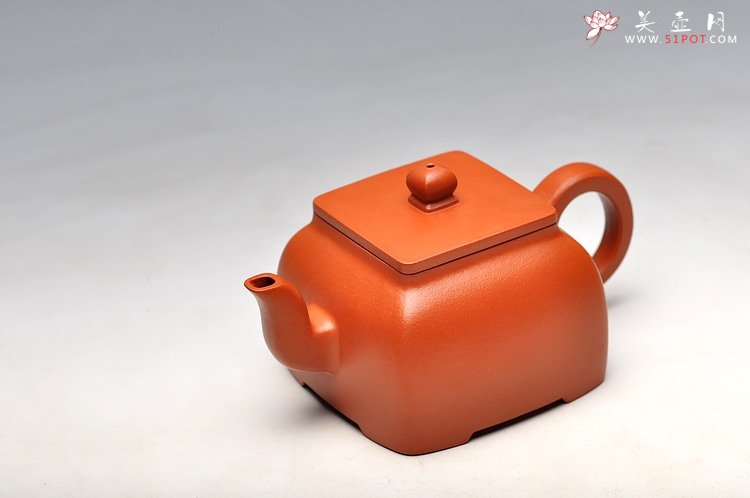 紫砂壶图片：精品小红泥全手 简洁小四方  方中寓圆 - 宜兴紫砂壶网