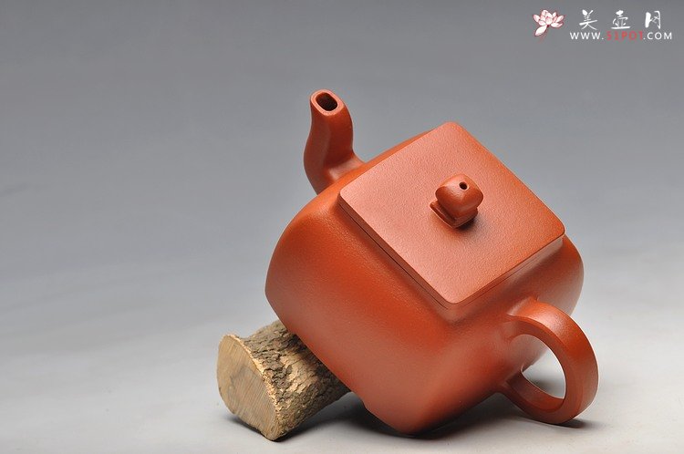 紫砂壶图片：精品小红泥全手 简洁小四方  方中寓圆 - 宜兴紫砂壶网