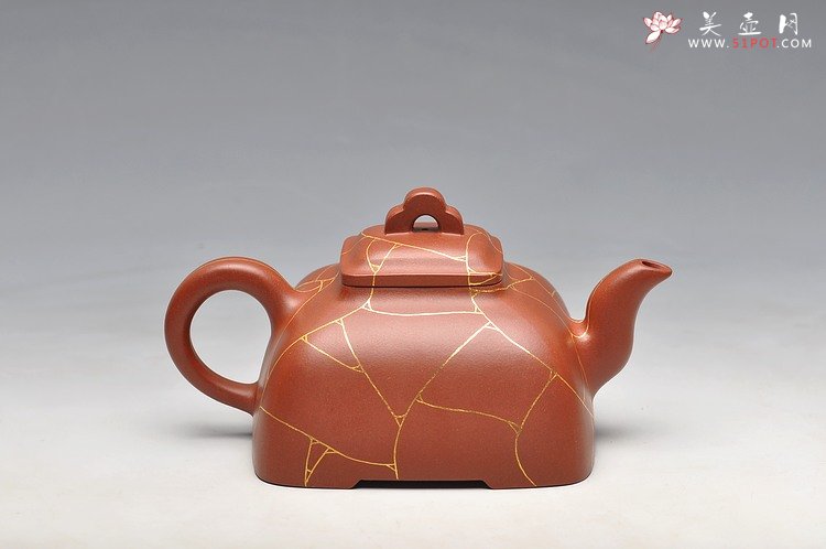 紫砂壶图片：别有风味 送礼自用 佳品  实力之作 全手冰纹孤菱 - 宜兴紫砂壶网