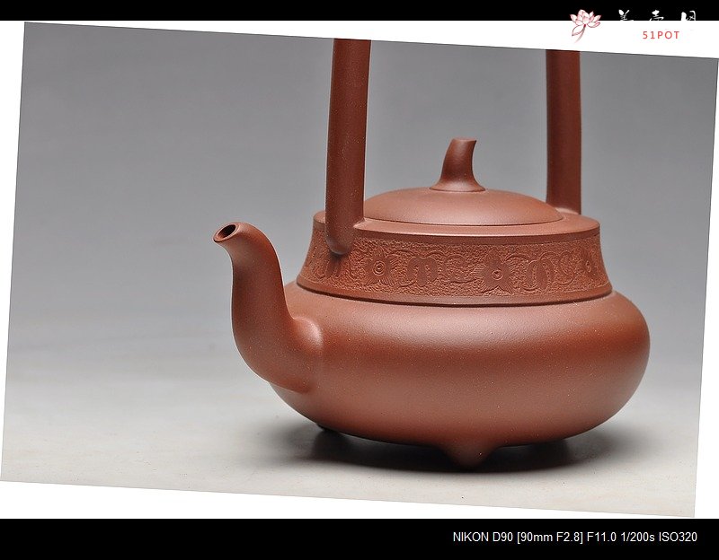 紫砂壶图片：壬辰年扛鼎力作 北瓜提梁  - 宜兴紫砂壶网