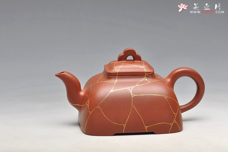 紫砂壶图片：别有风味 送礼自用 佳品  实力之作 全手冰纹孤菱 - 宜兴紫砂壶网