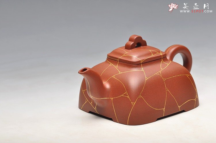 紫砂壶图片：别有风味 送礼自用 佳品  实力之作 全手冰纹孤菱 - 宜兴紫砂壶网