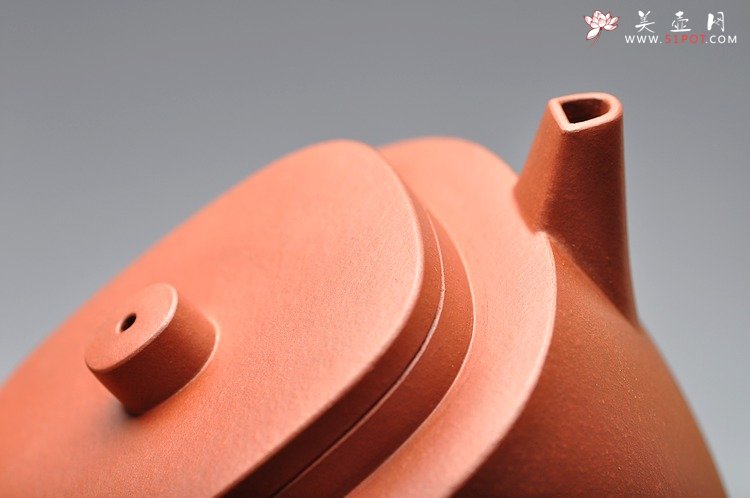 紫砂壶图片：亦圆亦方 平盖腰圆  质朴无华 老青水泥 - 宜兴紫砂壶网