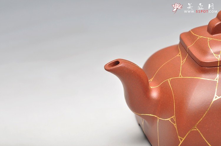 紫砂壶图片：别有风味 送礼自用 佳品  实力之作 全手冰纹孤菱 - 宜兴紫砂壶网