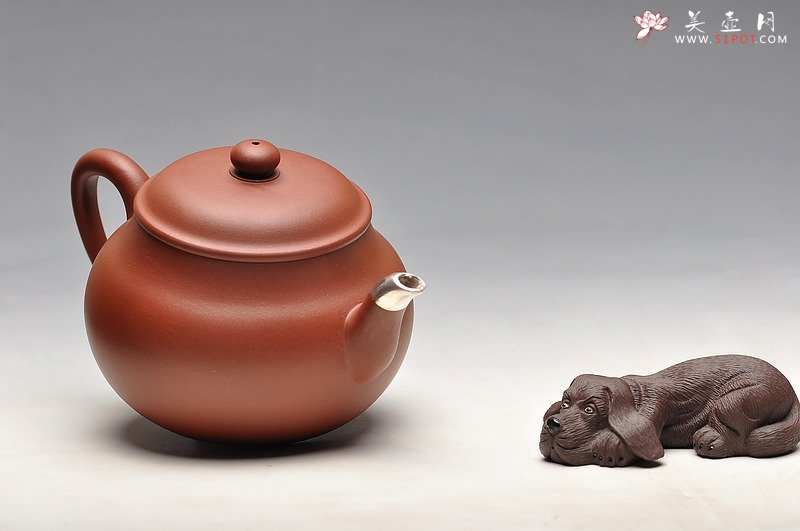 紫砂壶图片：包银全手鸣远梨式 风姿绰约 优质地槽青 - 宜兴紫砂壶网