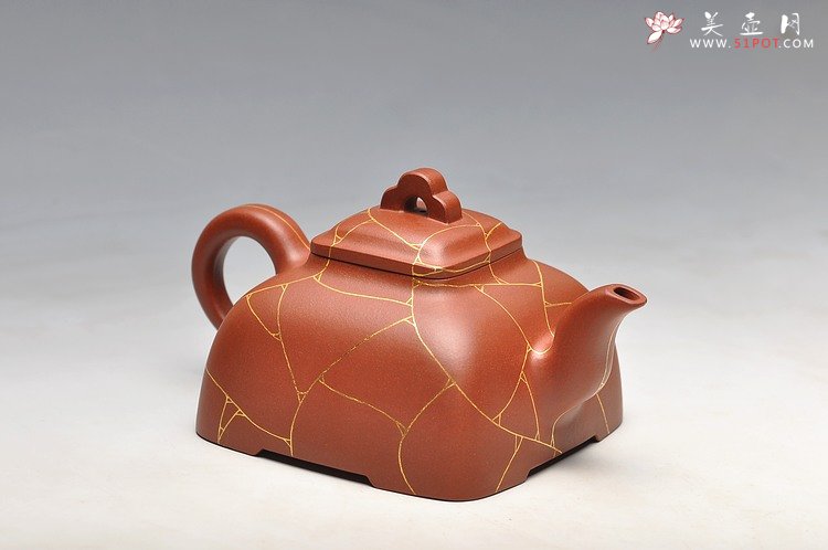 紫砂壶图片：别有风味 送礼自用 佳品  实力之作 全手冰纹孤菱 - 宜兴紫砂壶网