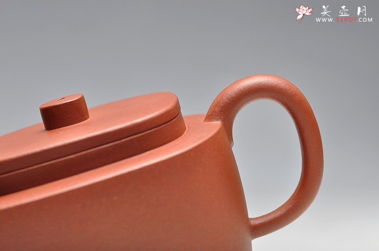 紫砂壶图片：亦圆亦方 平盖腰圆  质朴无华 老青水泥 - 宜兴紫砂壶网