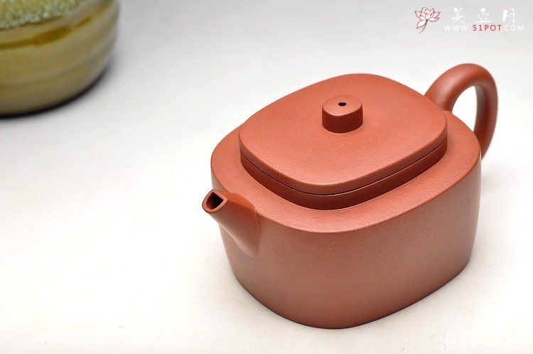 紫砂壶图片：亦圆亦方 平盖腰圆  质朴无华 老青水泥 - 宜兴紫砂壶网